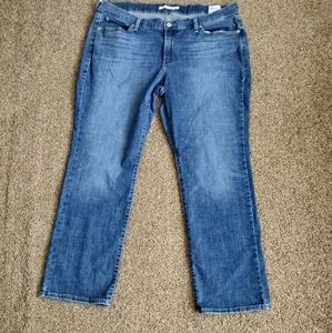18 W Classic Straight Levis